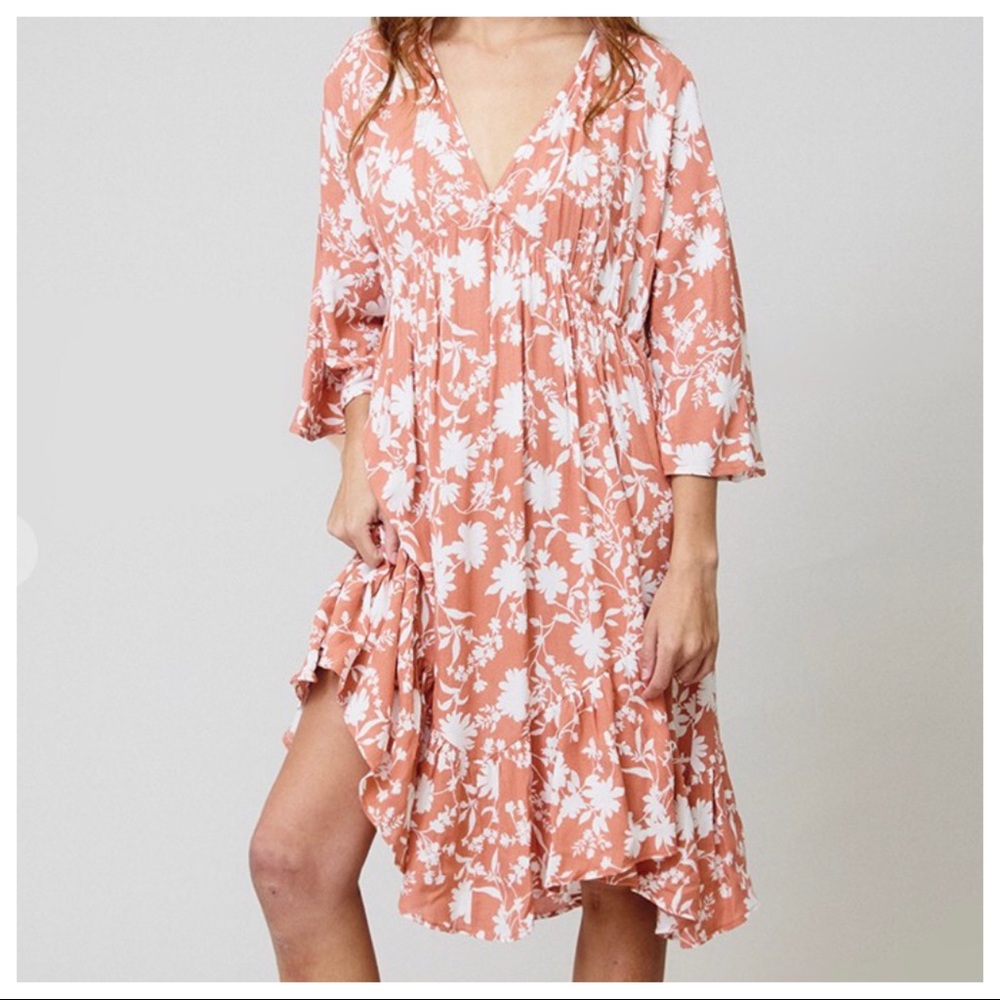 29. Fabulous asymmetrical hem floral dress - Picture 3 of 4